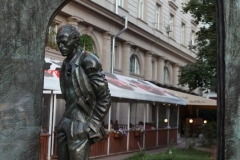 Bułat Okudżawa - pomnik na Arbacie w Moskwie