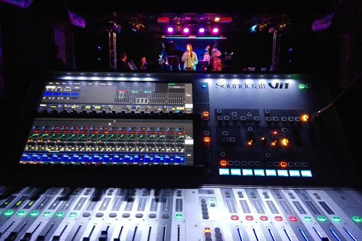 Non Omnis Moriar - ridery techniczne